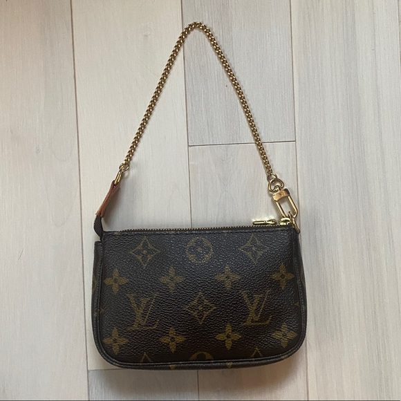 Louis Vuitton mini pochette accessories with monogram strap - Picture 4 of 15